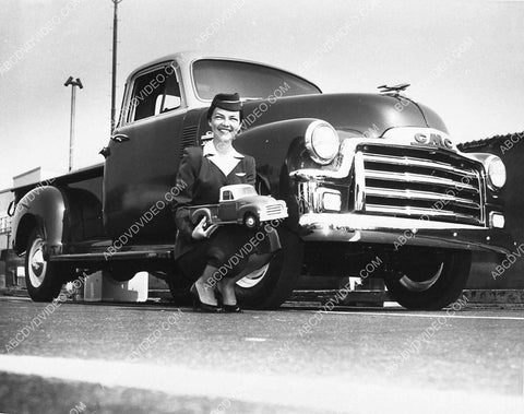 cool model w model of new 1954 GMC truck automobile 1721-21
