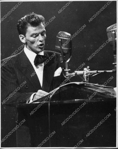 Frank Sinatra in the recording studio 1727-19
