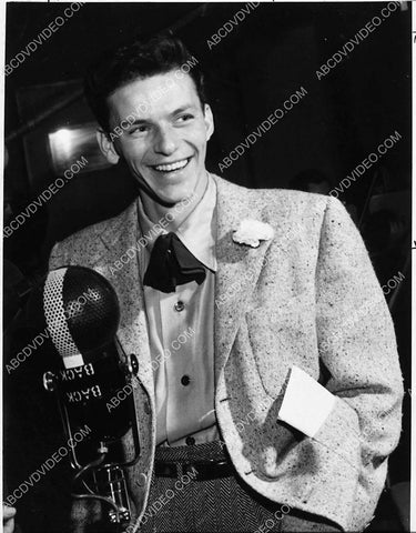 Frank Sinatra in the recording studio 1729-11