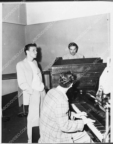 Frank Sinatra at Macys department store for appearance 1729-12