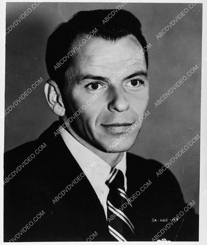 Frank Sinatra visiting a hospital ward maybe 1730-05