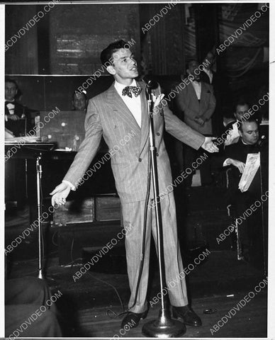 Frank Sinatra at the microphone 1730-31