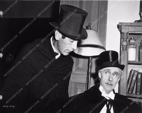 John Carradine candid behind the scenes House of Dracula 1735-20
