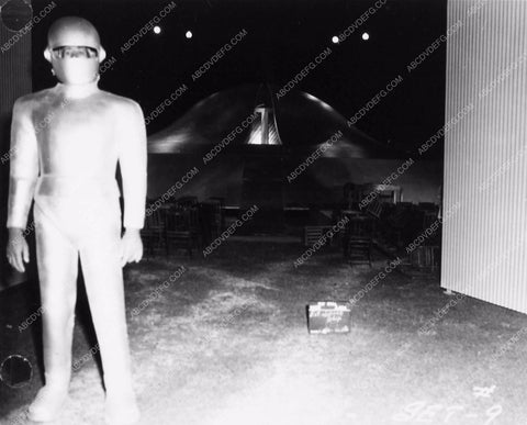 cool set still Gort no eye mask sci-fi film Day the Earth Stood Still 1774-09