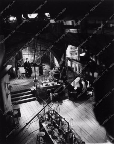 Fredric March behind the scenes Dr. Jekyll and Mr. Hyde 1774-25
