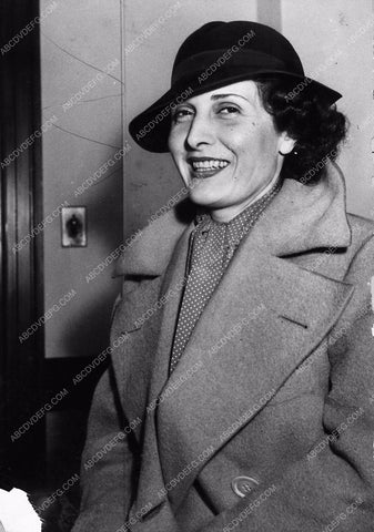 candid Evelyn Brent out and about 1785-26