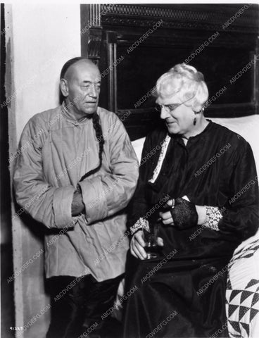 Lionel Barrymore in The Devil Doll behind the scenes candid 1804-16