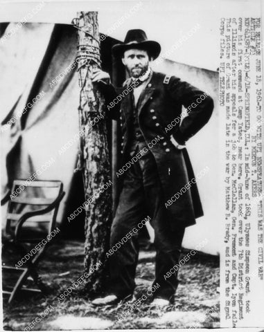 news photo Civil War General Ulysses S Grant on the battlefield 1827-12