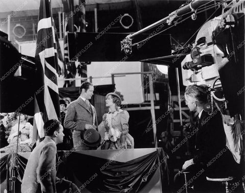 Robert Montgomery Helen Hayes behind the scenes Vanessa Her Love Story 1875-14