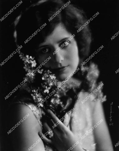 lovely Alice Calhoun portrait 1904-08