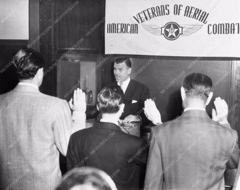 news photo Clark Gable WWII Veterans of Aerial Combat event candid 1910-35