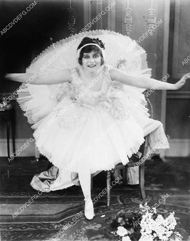 Theda Bara as ballerina silent film La Belle Russe 1921-32
