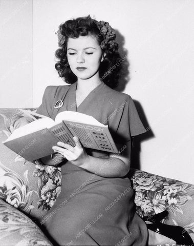 Shirley Temple reading 1924-12
