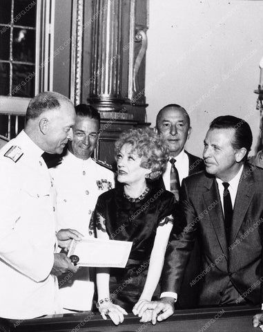 candid Hollywood Marion Davies Dick Powell ceremony? 1945-27