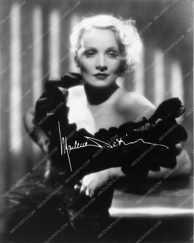 Marlene Dietrich portrait 1945-33