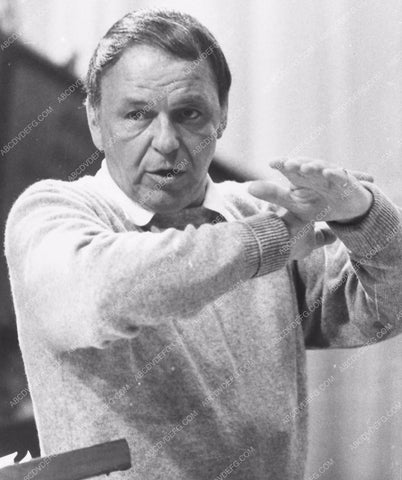 Frank Sinatra candid in the recording studio 1970-16