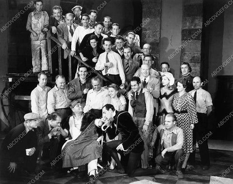 Basil Rathbone Vincent Price cast and crew wrap film Tower of London 1987-10