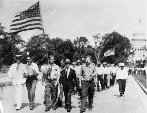 news photo 1935 bonus marchers at White House and Capitol 2001-31