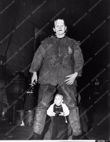 superb behind the scenes 1939 Son of Frankenstein Boris Karloff Bela Jr. 2034-13