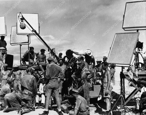 Humphrey Bogart cast and crew on location film Sahara 2041-21