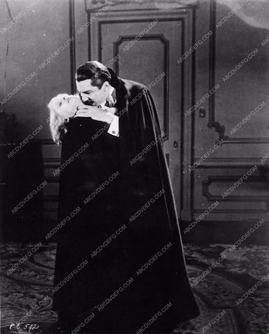 Bela Lugosi Dracula biting neck scene 2043-06