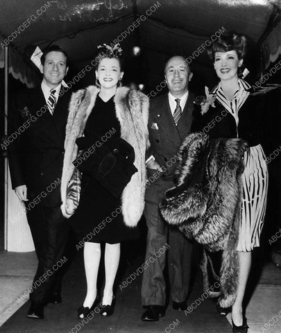 candid Linda Darnell & husband J Peverell Marley, out w friends 2053-18