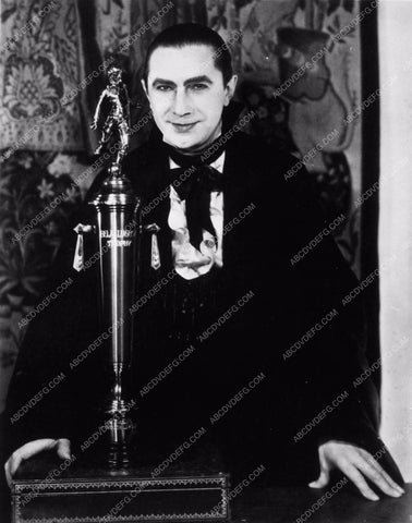 Bela Lugosi with trophy in Dracula 2084-16
