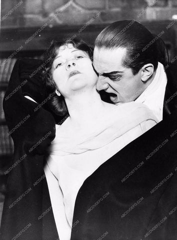 Bela Lugosi on stage Dracula biting girls neck 2096-14