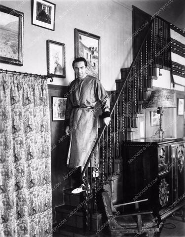 Bela Lugosi at home 2097-17