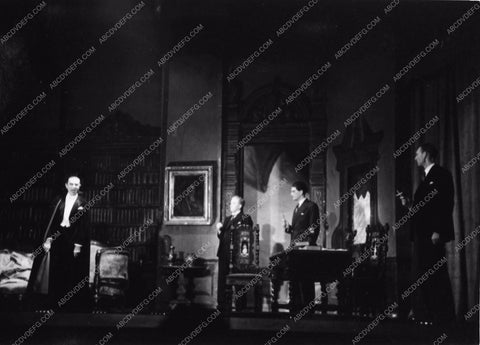 Bela Lugosi as Dracula on stage production 2100-09