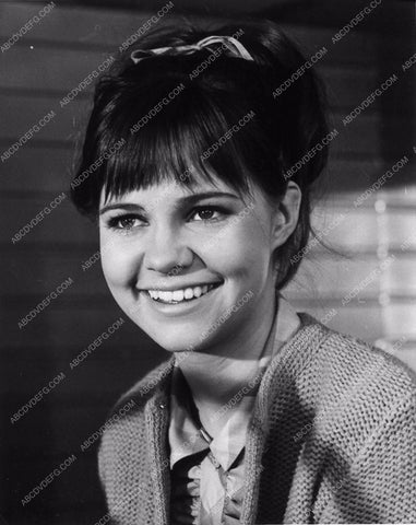 Sally Field portrait 2104-25