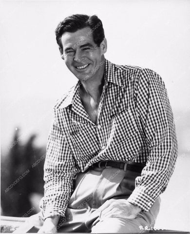Robert Ryan outdoor portrait 2107-06