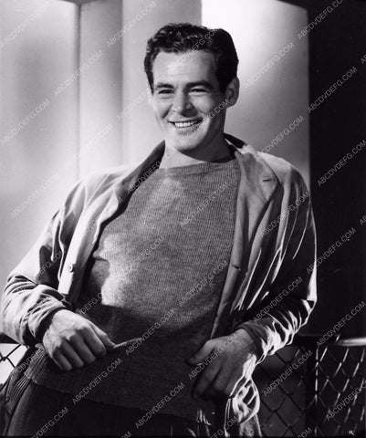 Robert Ryan casual handsome 2107-09