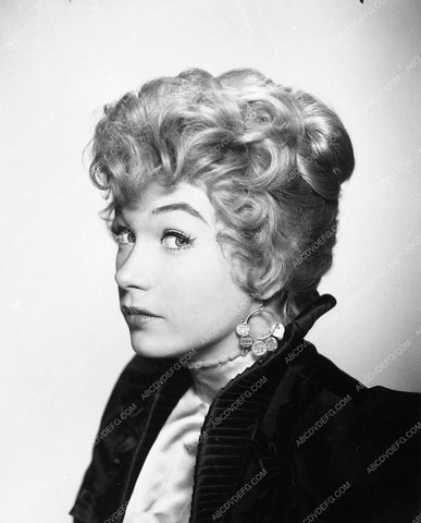 Shirley MacLaine portrait 2109-07