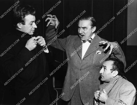 Bela lUgosi clowning around w Angelo Rossitto and friend 2112-31