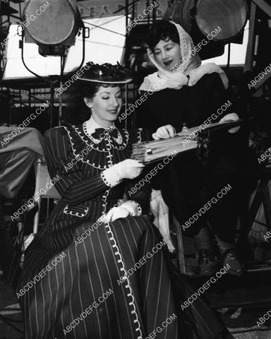 Greer Garson on set film The Harvey Girls 2114-23