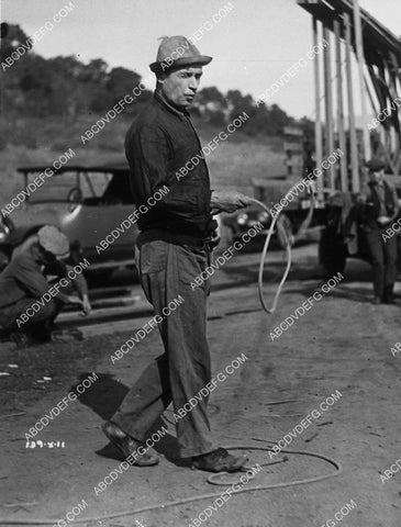 Will Rogers practicing his rope tricks 2122-25