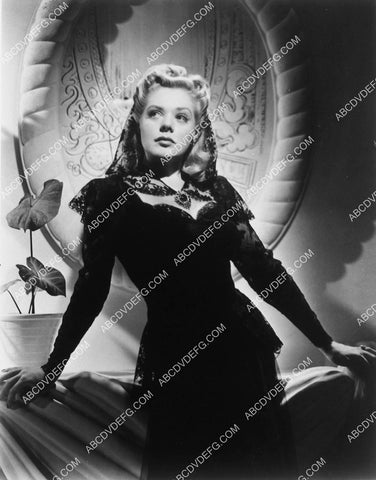 Alice Faye stylish portrait 2123-04