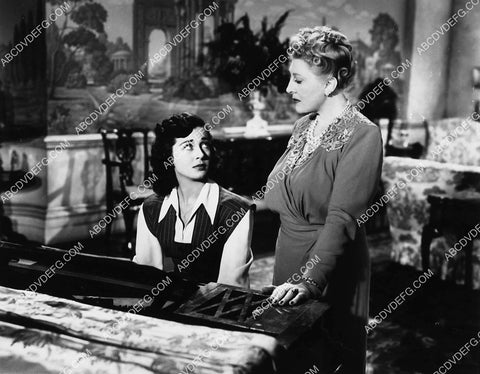 Gail Russell at the piano film The Unseen 2136-12