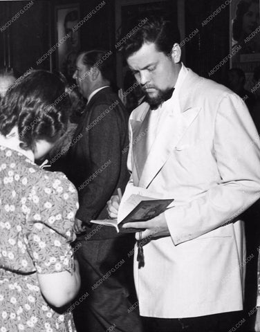 Orson Welles candid 2168-05