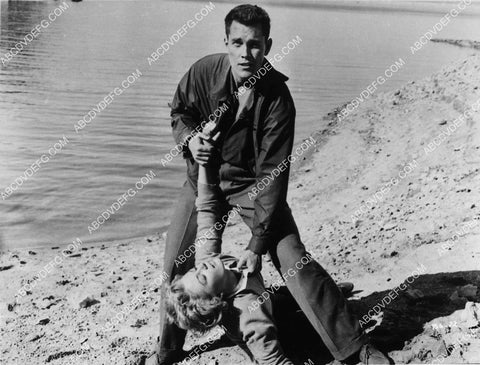 Jeffrey Hunter Sheree North film The Way to the Gold 2237-18