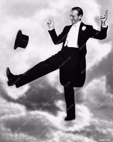 Fred Astaire dancing in the clouds photo 2245-24