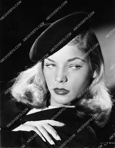 beautiful Lauren Bacall in a beret 2253-15