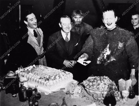 Boris Karloff Bela Lugosi Basil Rathbone and cake Son of Frankenstein 2298-03