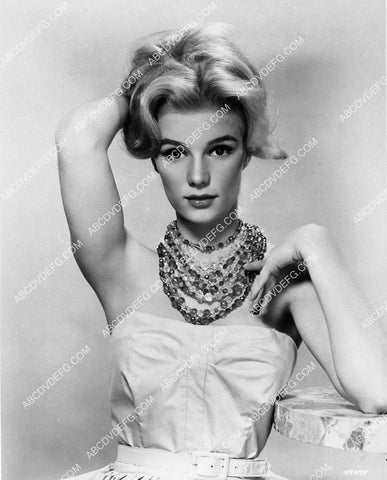 gorgeous Yvette Mimieux portrait 2308-16
