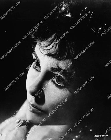 Elizabeth Taylor portrait 2309-05