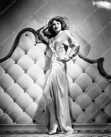 Rita Hayworth glamour pose 2323b-34