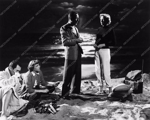 Humphrey Bogart Gloria Grahame beach scene film In a Lonely Place 2339-26