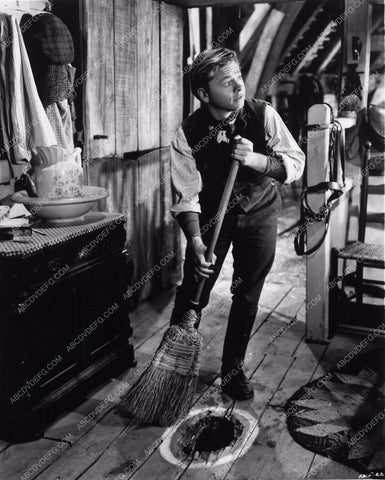 Mickey Rooney sweeping up film National Velvet 2340-23