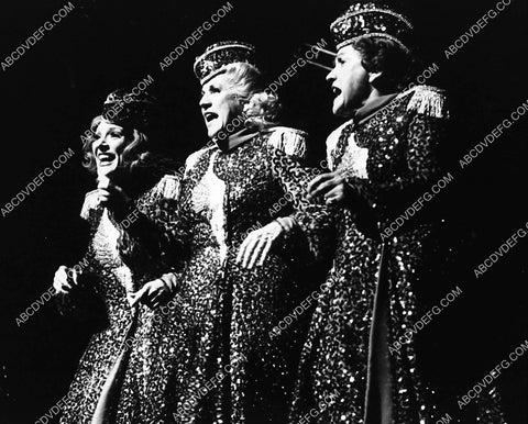 Janie Sell Patti & Maxine Andrews Sisters live stage play Over Here 2343-32